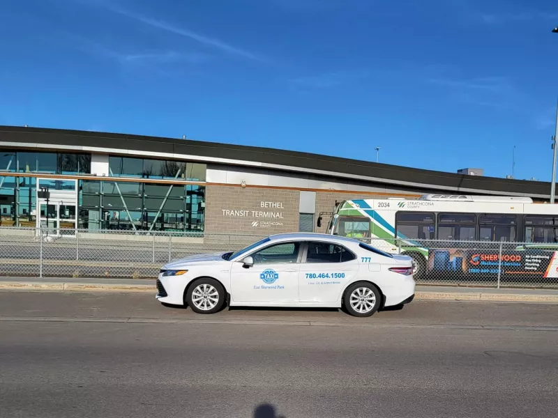 taxi-sherwood-park-luxury-fleet